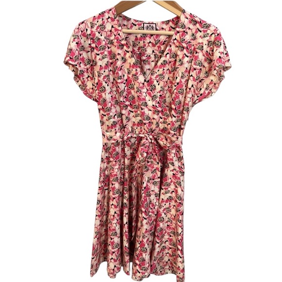 Juicy Couture Dresses & Skirts - Juicy Couture women’s dress Pink Floral cap sleeve 100% silk size 6